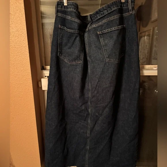 Dark Denim Maxi Skirt with Denim Block Details - Picture 4 of 4